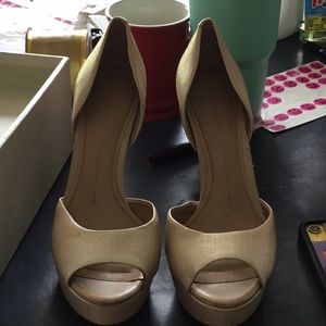Gianni Bini Nude Heels